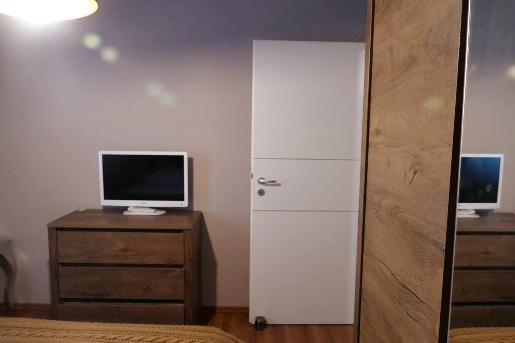 Apartament In Cartier Avantgarden Cu Semineu! Brasov Ngoại thất bức ảnh